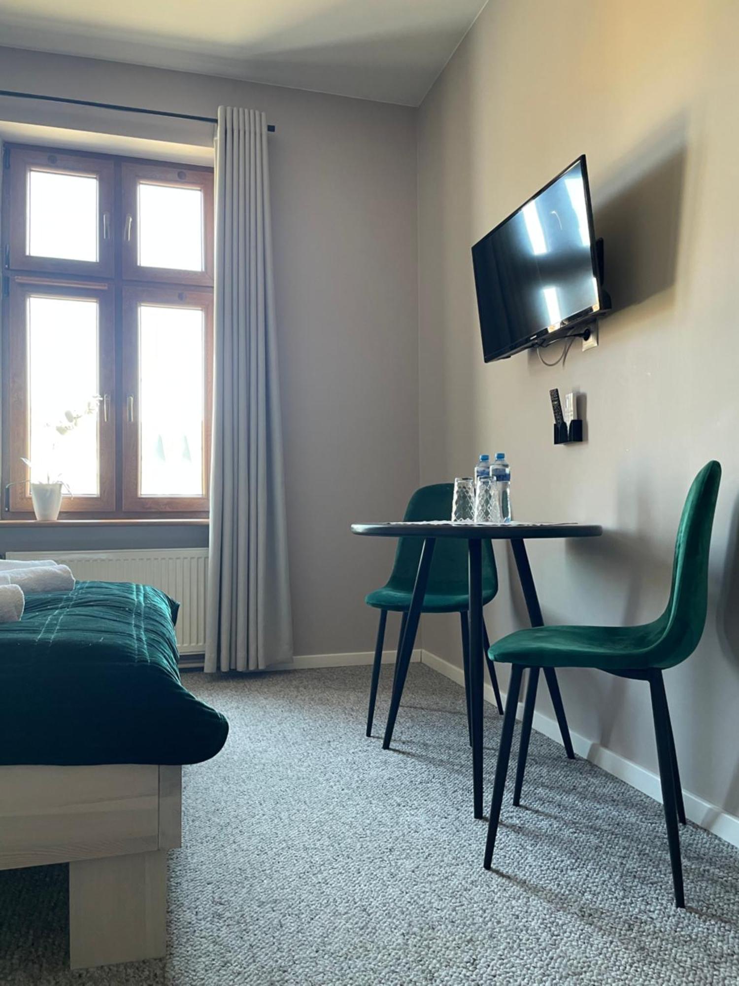 Wielkopolanka Pokoje Goscinne I Restauracja Chodzież Zewnętrze zdjęcie